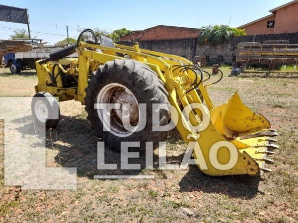 Valmet 80ID Com Pá Carregadeira 1971