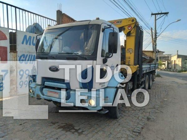 Ford Cargo 2628 E 6x4 T 3 Eixos Diesel 2012