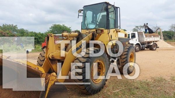 Komatsu U WA200 2011