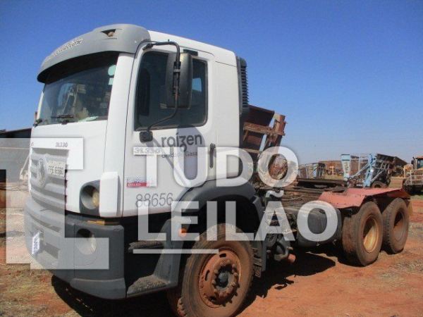Volkswagen 31.330 E Constel 6x4 Diesel E5 2014
