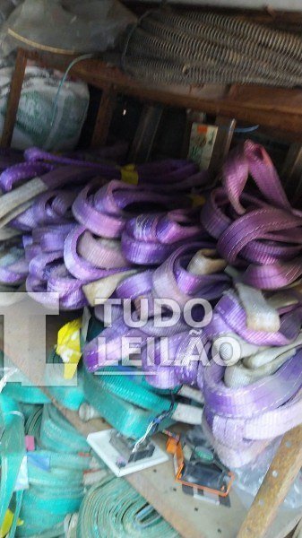 Lote Com: Aproximadamente 30 Unidades De Cinta Para Munck