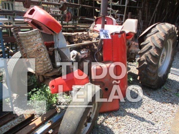 Lote 17 - Trator 50X Faltando Peças