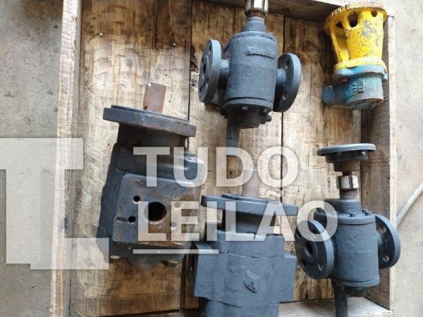 03 Peças Bombas De Transferência E 02 Peças De Bombas Hidráulicas Para Caminhões Basculantes