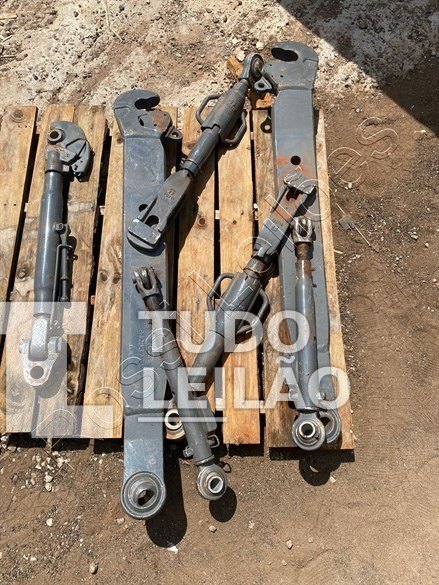 Conjunto De Barras Traseira. Tratores Valtra
