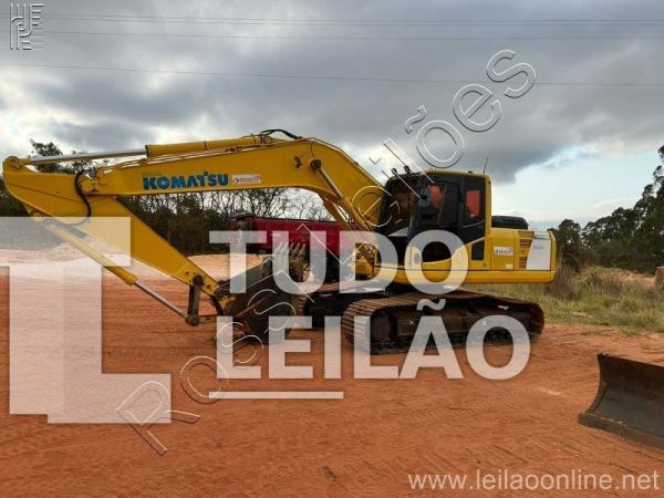 Komatsu U PC200 2011