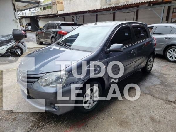 Toyota Etios 1.3 Flex 2012