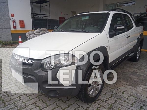 Fiat Strada Adventure Ext 1.8 Dual Flex CD 2014