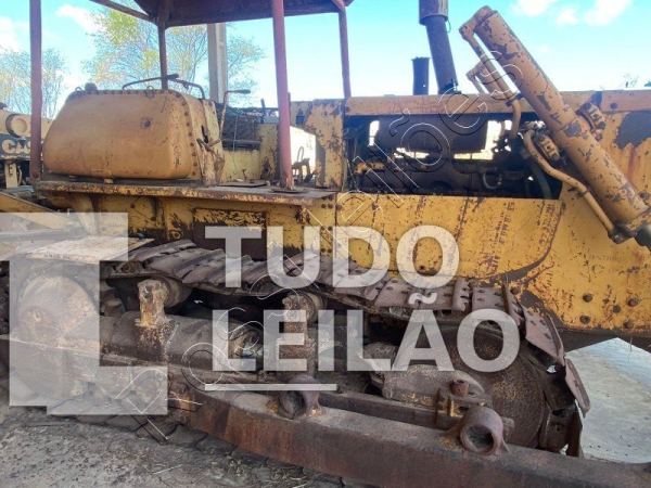 Trator M65. 1980. Transmissão 15000 Rodante Bom Com Sapatas Ruins. Parou