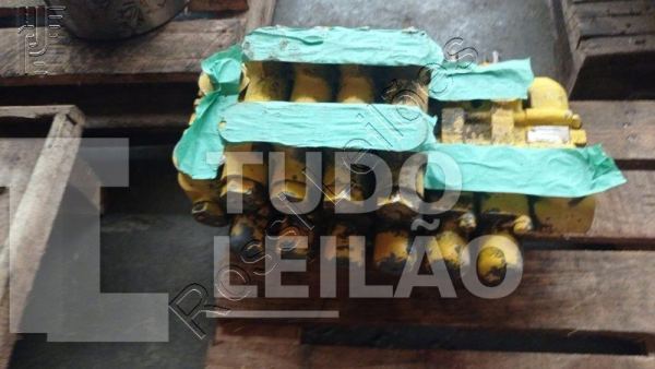 Comando Hidráulico Para Retroescavadeiras