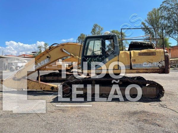 Escavadeira Case CX240