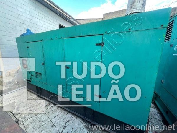 Gerador De Energia Carenado E Silenciado 500 Kva 220 380 440 V Motor Volvo Penta