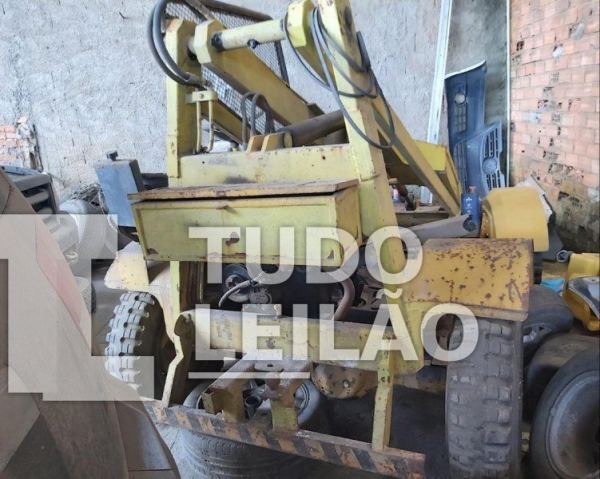 Mini Carregadeira Motor Diesel 4X4