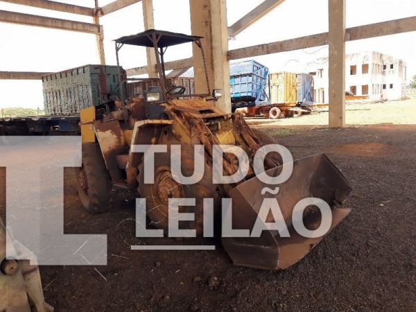 Pá Carregadeira Case. W-7