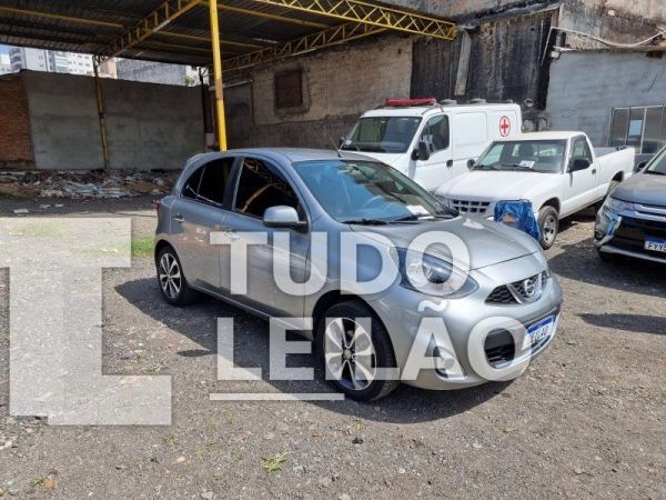Nissan March 1.0 Flex 2014