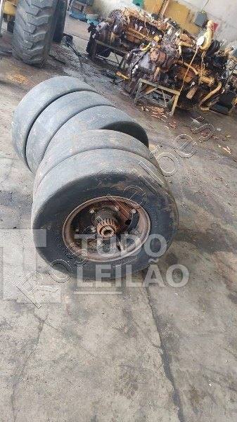 5 Pneus Com Rodas Rolo Compactadores 7.50X13
