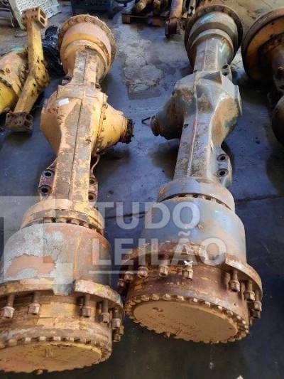 2 Diferenciais Pá Carregadeira Liebherr L580. Aprox. 2.800 Kg
