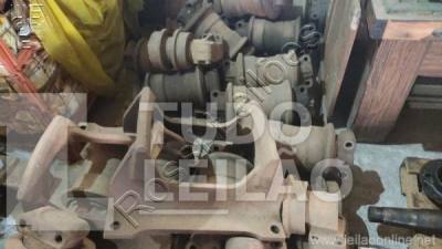 Jogo De Rolete E Guia De Esteira Escavadeira Komatsu PC600. Aprox 2.300 Kg