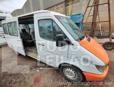 Mercedes Benz Sprinter 413 D Chassi Curto Longo Diesel 2004