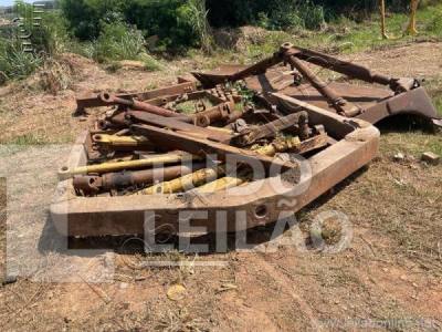 [ Lances Por Kg ] Aprox. 10.000 Kg De Lâminas E U Para Tratores De Esteira
