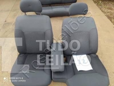 Jogo De Bancos Chevrolet S10 Engate Reforçado Da 2 Portas E 1 Tampa Porta Malas Do Fiat 2011
