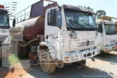 Mercedes Benz 15000L 2423K Diesel 2000