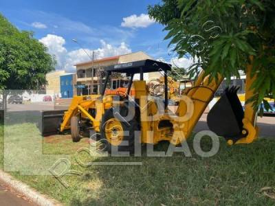 Retroescavadeira Massey Ferguson 86HS 1994 - Torque