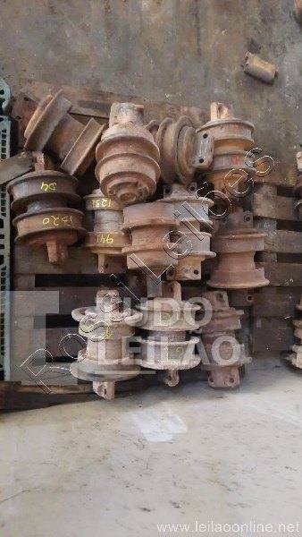 Aprox. 12 Roletes Para Trator De Esteira Caterpillar D4