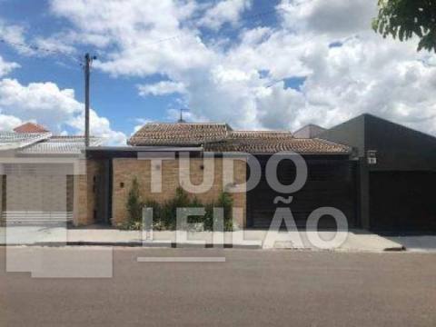 Casa, Padrão, 1 Vaga(S) de Garagem