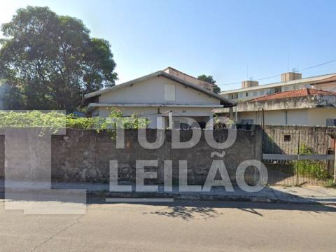 Casa em Terreno de 402 m² - Jardim Valparaíba - São José dos Campos - SP