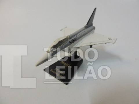 AVIÃO EM METAL - MAISTO - AF 2000 - EUROFIGHTER - MEDE 12 CM - VENDIDO COMO NAS FOTOS
