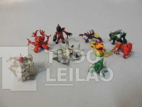 CONJUNTO DE BONECOS DIGIMON - SEM MARCA GRAFADA - MEDEM DE 3 A 7 CM - VENDIDO COMO NAS FOTOS