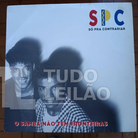 SÓ PRA CONTRARIAR - O SAMBA NÃO TEM FRONTEIRAS - 1995 - CAPA VG+ - DISCO VG/VG+ - Disco com alguns riscos superficiais e três manchinhas bra...