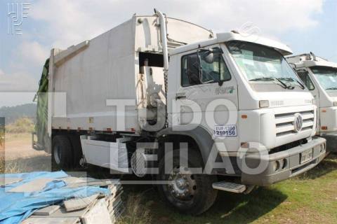 Caminhão VW 17-250E Placa: EUF1380 RENAVAM: 272732125 CHASSI: 9533N82TXBR122671 PREFIXO: 210156