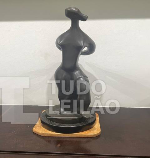 EFEITOS SUSTADOS - Escultura em bronze “Ebling”, do escultor italiano Calabrone - Chácara Flora, São Paulo/SP