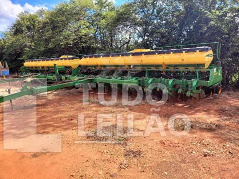 PLANTADEIRA JOHN DEERE 2134