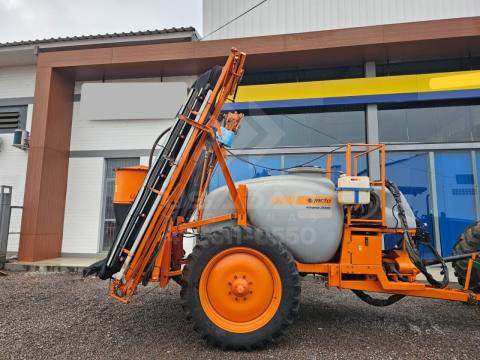 PULVERIZADOR JACTO ADVANCE 2000