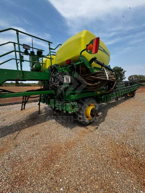 PLANTADEIRA JOHN DEERE DB74