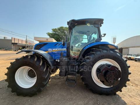 TRATOR NEW HOLLAND T7 260
