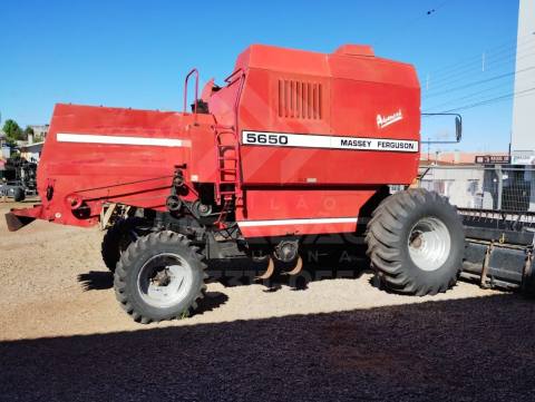 COLHEITADEIRA MASSEY FERGUSON MF 5650 ADVANCED COM PLATAFORMA 17 PÉS