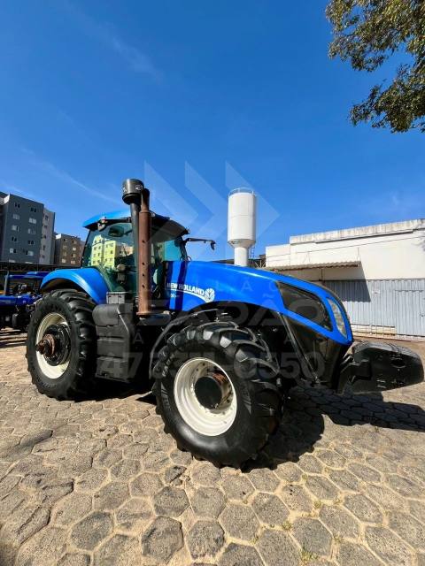TRATOR NEW HOLLAND T8 385