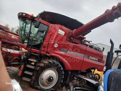COLHEITADEIRA CASE 9230 COM PLATAFORMA 45 PÉS DRAPPER ANO 2017
