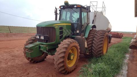 TRATOR JOHN DEERE 6180J 4X4 POWRQUAD CABINADO ANO 2013