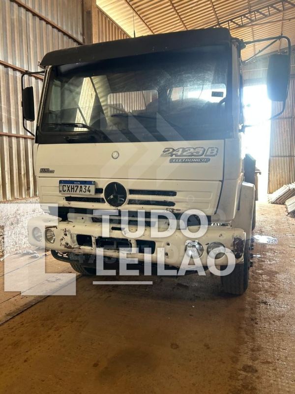 Mercedes Benz 2423 6x4 3 Eixos Diesel 2000