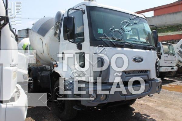 Ford Cargo 2428 E T 3 Eixos Diesel 2011