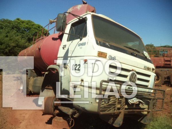 Volkswagen 26.220 6x4 3 Eixos Diesel 2005