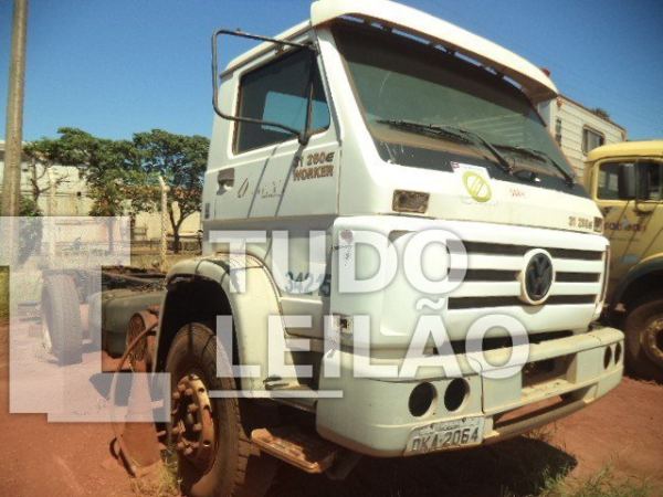 Volkswagen 31.260 E Constel 6x4 3 Eixos Die Diesel 2006