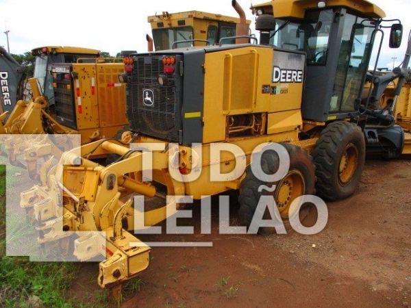 John Deere 670G